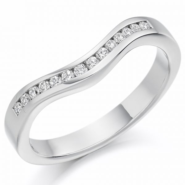 9 cara white gold diamond shaped eternity ring
