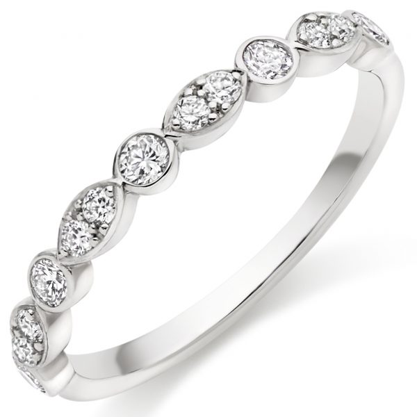 18 carat white gold diamond fancy wedding ring
