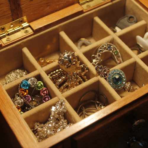 is there a market for second hand jewellery