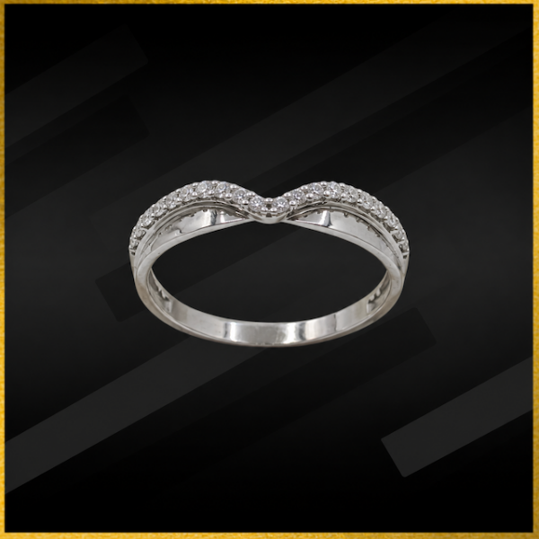 9 carat white gold diamond ring