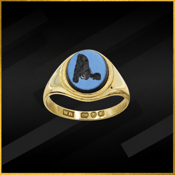 18 carat yellow gold signet ring