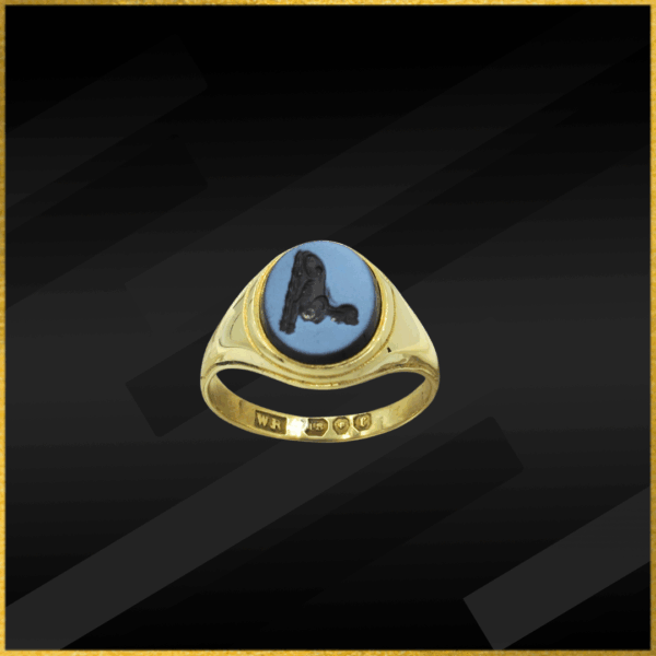 18 Carat Yellow Gold Carved Seal Agate Signet Ring