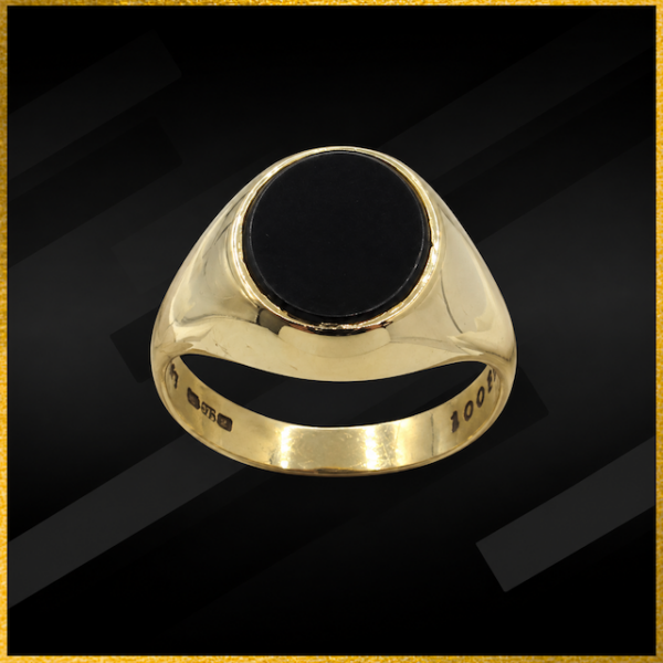 9 carat yellow gold onyx ring