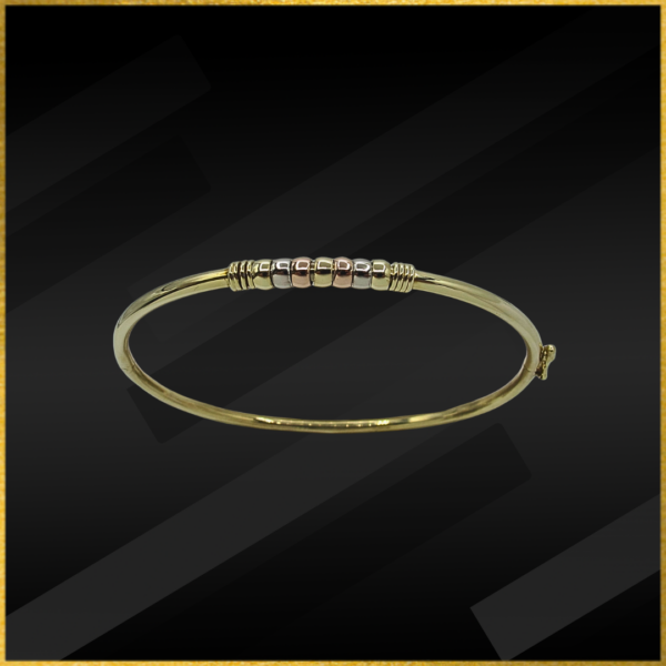 9 carat yellow gold bangle