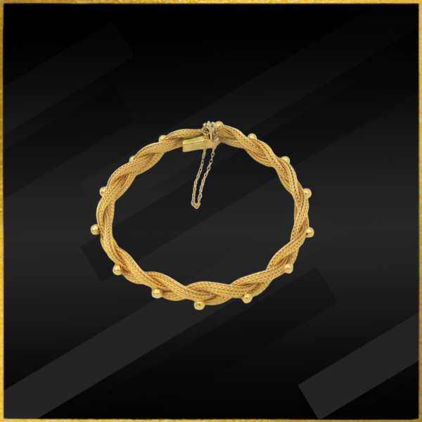 An 18 carat yellow gold fancy bracelet