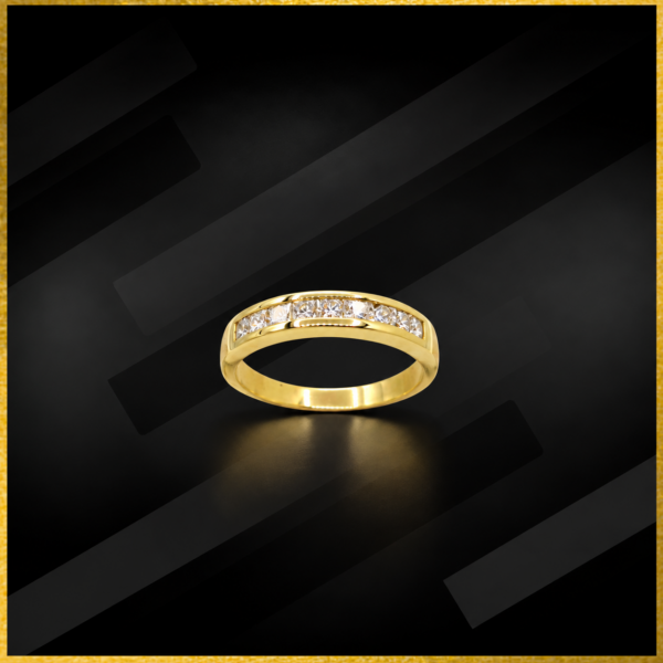 18 carat yellow gold diamond ring
