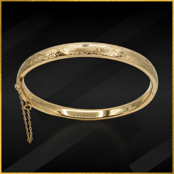 9 carat yellow gold bangle