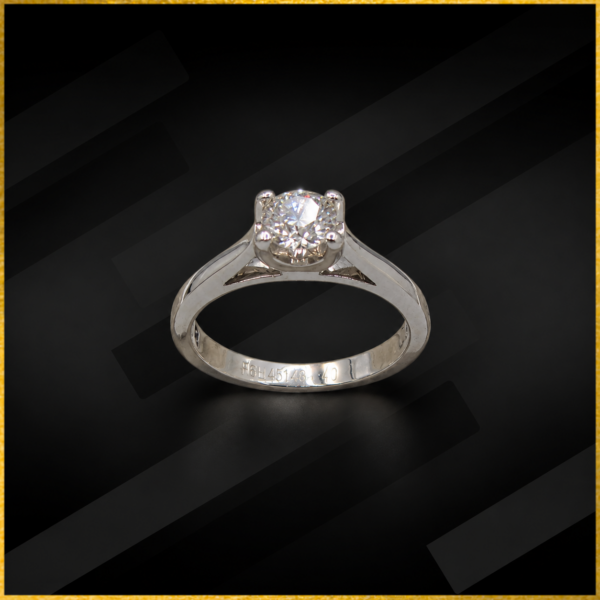 18 carat white gold diamond ring